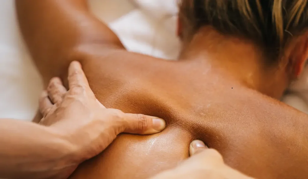 Outcall Massage Bangkok: 2025 First-Timer Playbook (Prices, Timing, Etiquette)