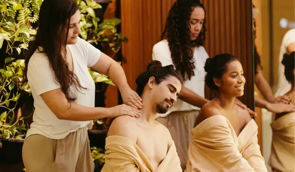 Couples Massage in Bangkok: Two-Therapist vs Back-to-Back — What’s More Romantic & Why