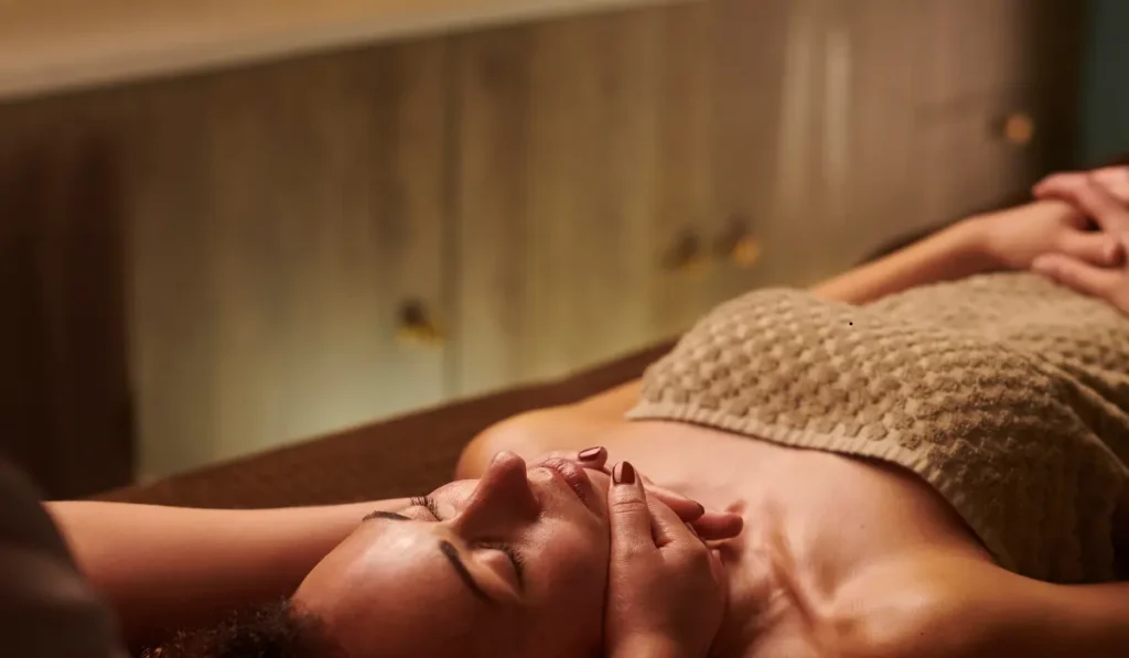 Bangkok condo resident booking professional home massage services in compliance with condo regulations